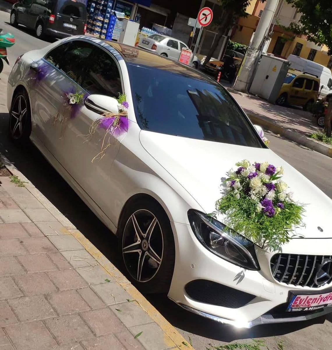 Mor Tül Detaylı Gelin Arabası