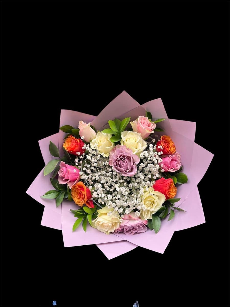 Kalp Renkli Gül Buketi