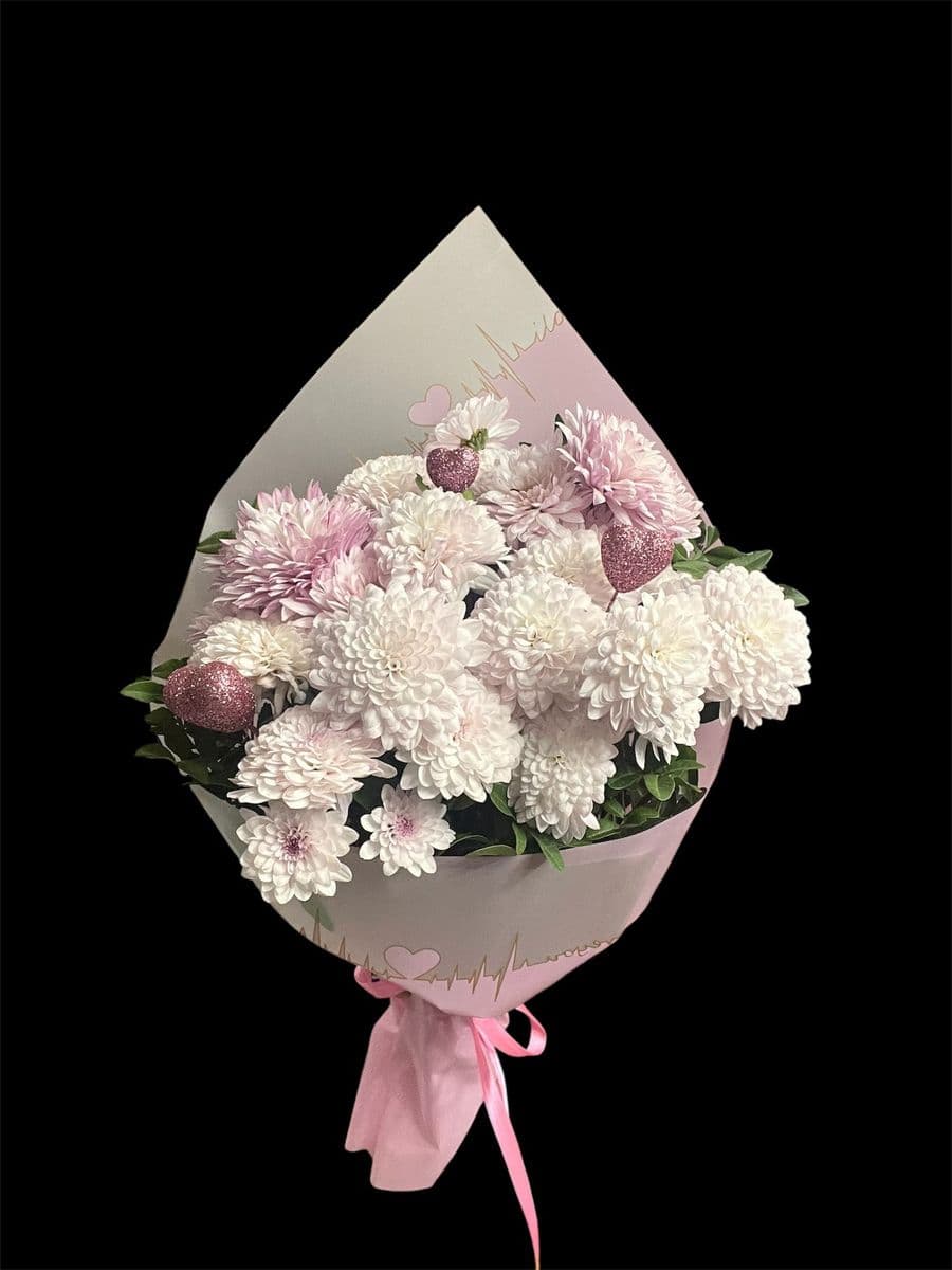 Kalp Detaylı Ponpon Güzeli