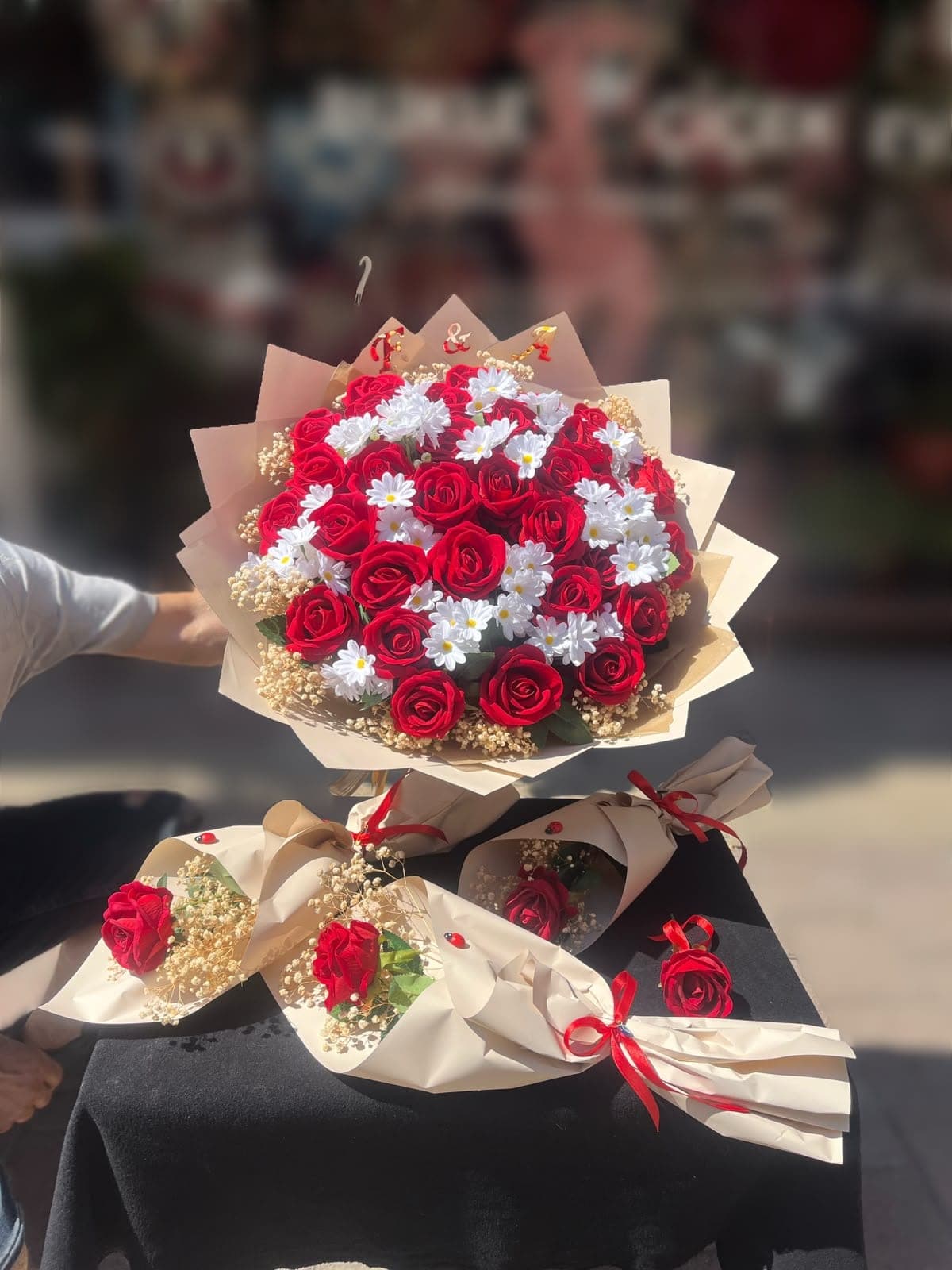 Yapay Gül Ve Papatya İsteme Çiçeği - Küçük Görsel 2