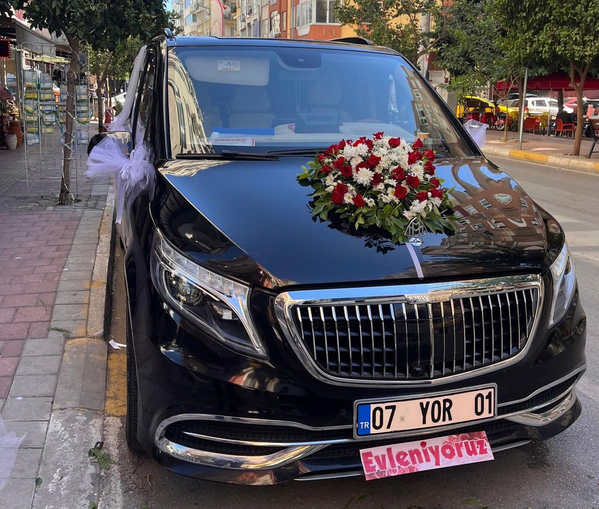 Gül Detaylı Gelin Arabası