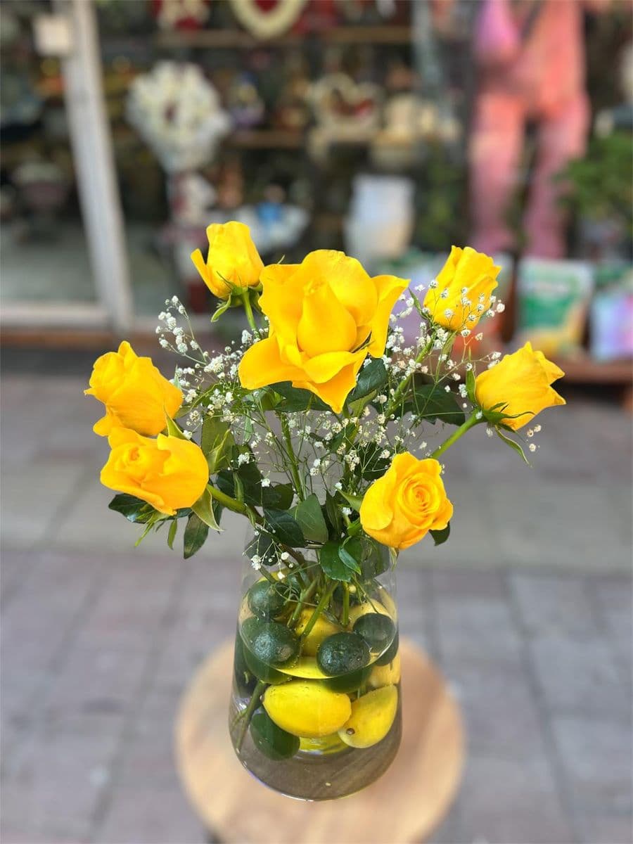 Büyük Cam Vazoda Limon Aranjman