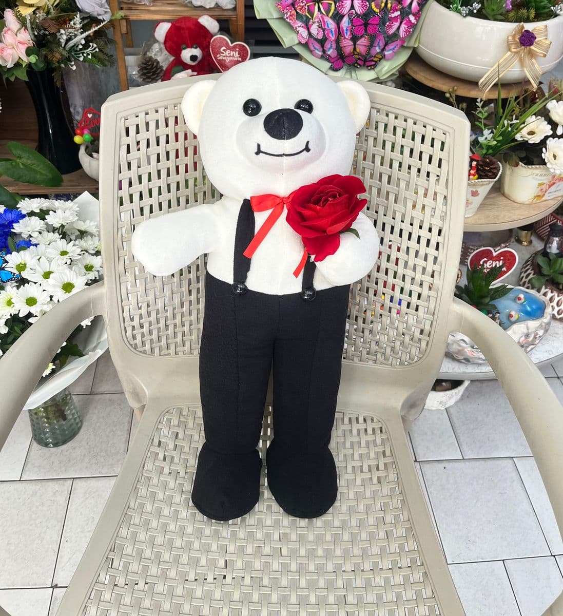 Siyah Pantolonlu Centilmen