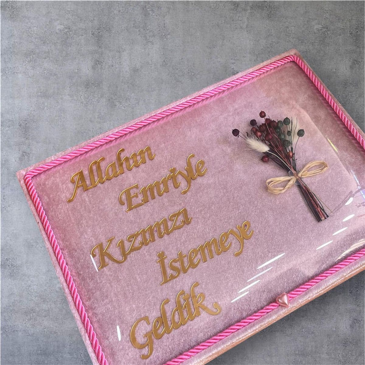 Kadife Kutuda İsteme Çikolatası